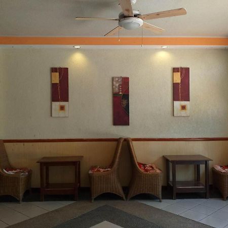 Mactan Airport Hilltop Hotel Lapu-Lapu City Esterno foto