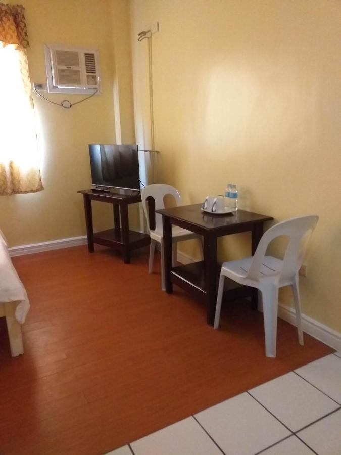 Mactan Airport Hilltop Hotel Lapu-Lapu City Esterno foto